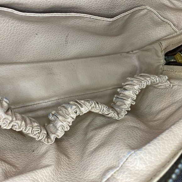 Louis Vuitton Vintage Monogram Trousse Toilette 23 - Picture 8 of 15